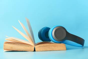 Books vs Podcasts: Which Is Better?