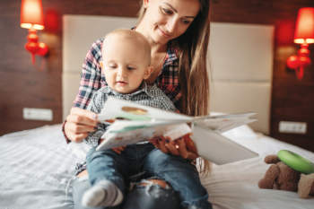 Personalized vs Traditional Children's Books_350