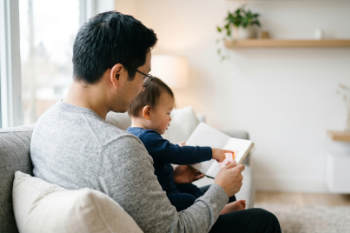 How to Keep a Toddler Interested During Story Time
